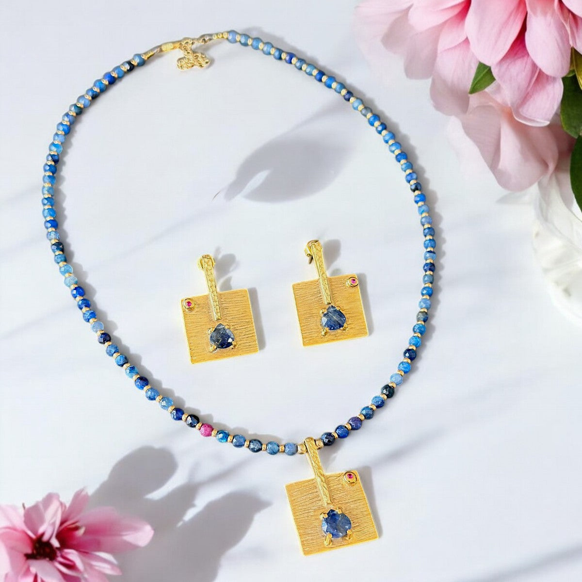 Square Earrings with Kyanit Gemstone