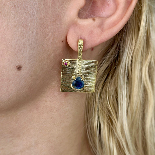 Square Earrings with Kyanit Gemstone