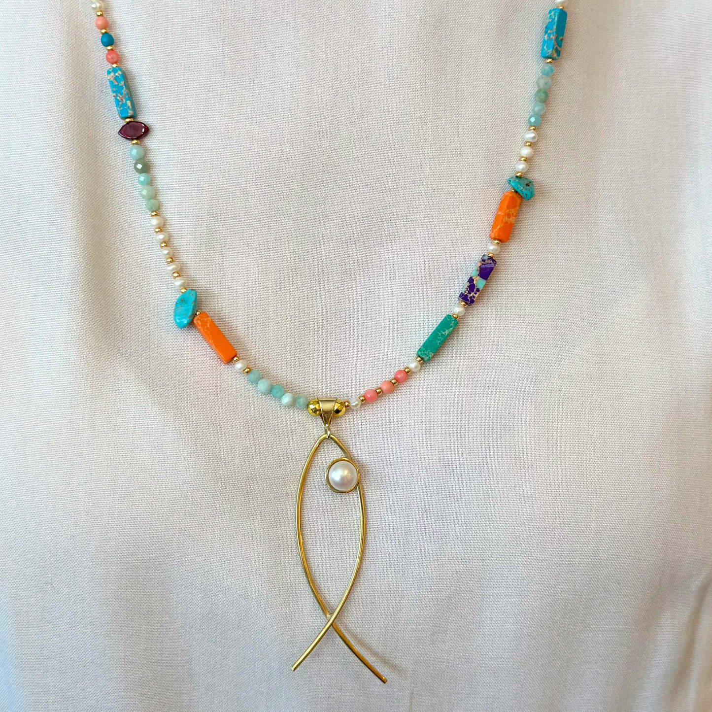 Colourful Gemstones and Pearls Fish Necklace