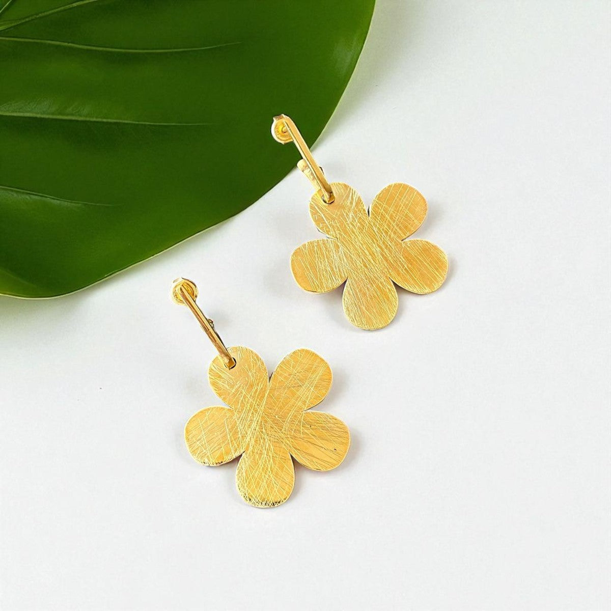 Dangle Drop Daisy Earrings in Silver Gold Plated